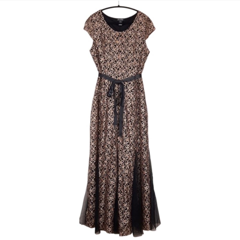 NWT Candalite Women’s full length gold and black evening gown. Size Small